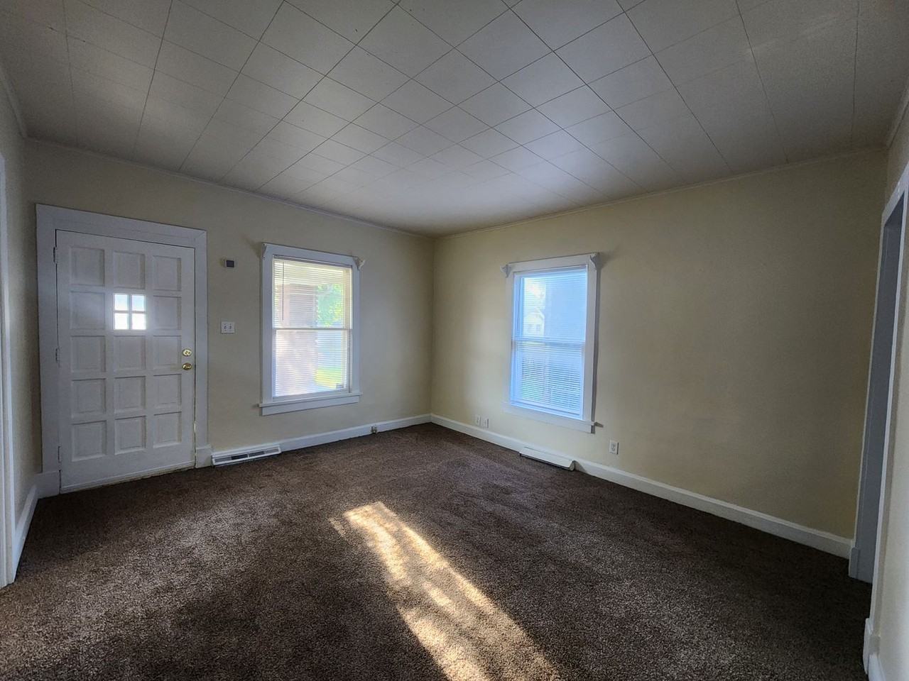 3148 N 21st St - Photo 4 of 20
