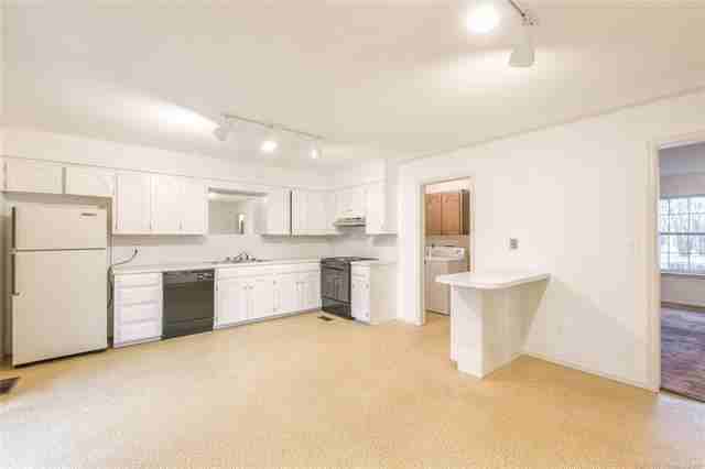 2531 E Skelly Dr - Photo 5 of 22