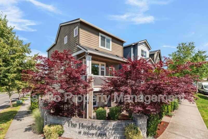 7595 Nw 170th Ave - Photo 2 of 46
