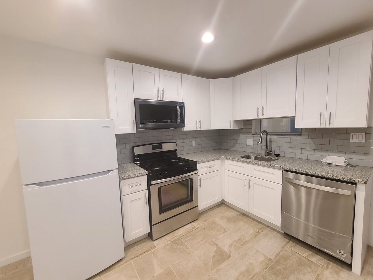 1910 W Westmoreland St #A - Photo 3 of 16