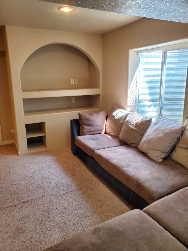 2532 Iowa Dr - Photo 4 of 13