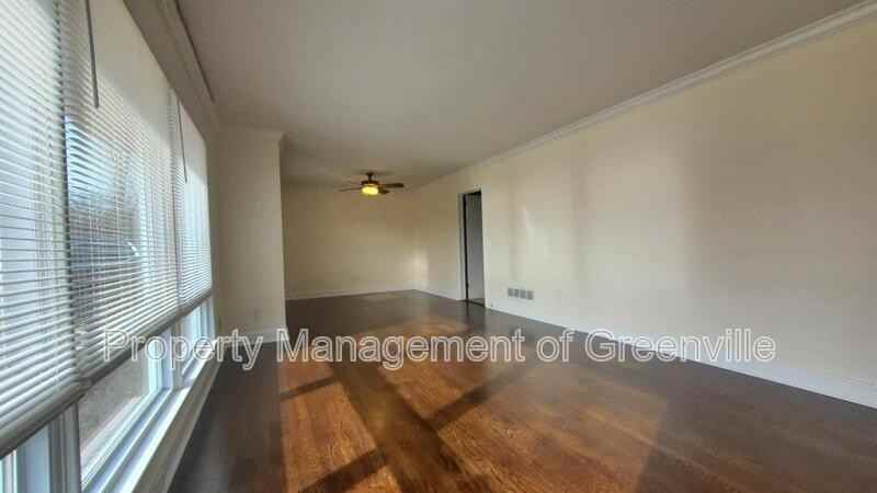 37 Lisa Dr - Photo 2 of 33