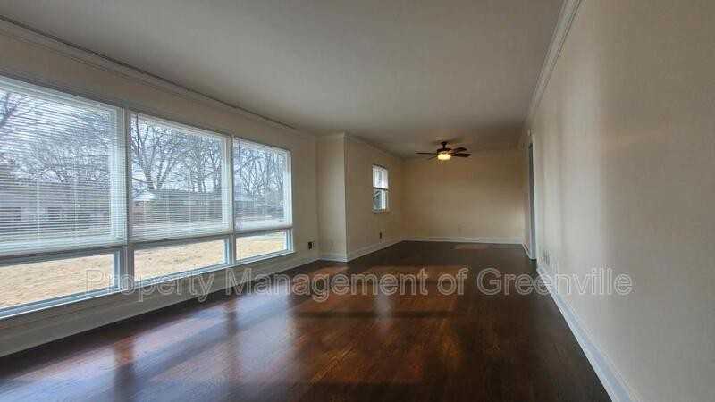 37 Lisa Dr - Photo 3 of 33