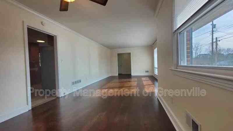37 Lisa Dr - Photo 4 of 33