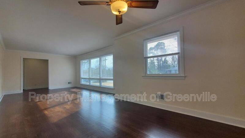37 Lisa Dr - Photo 5 of 33
