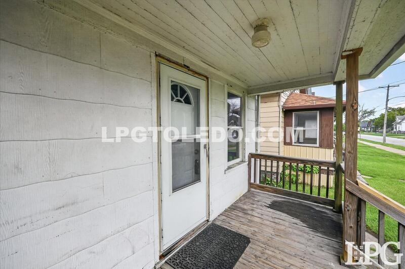 31 Nevada St - Photo 3 of 35
