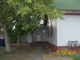 featured image of 219 E Callender St