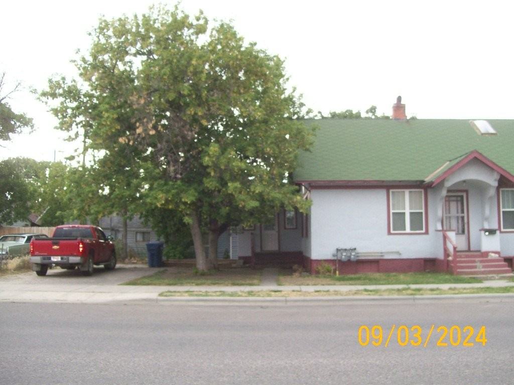 219 E Callender St - Photo 2 of 50