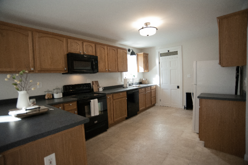 210 Canal St - Photo 4 of 16