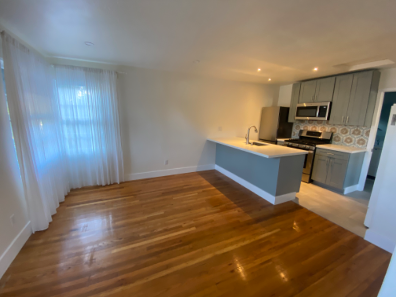 2234 Seaside St - Photo 2 of 10