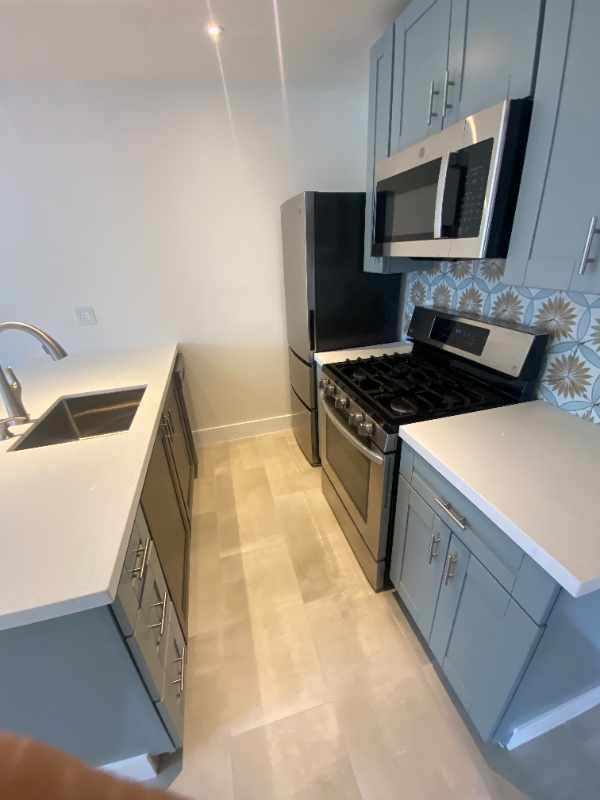 2234 Seaside St - Photo 6 of 10