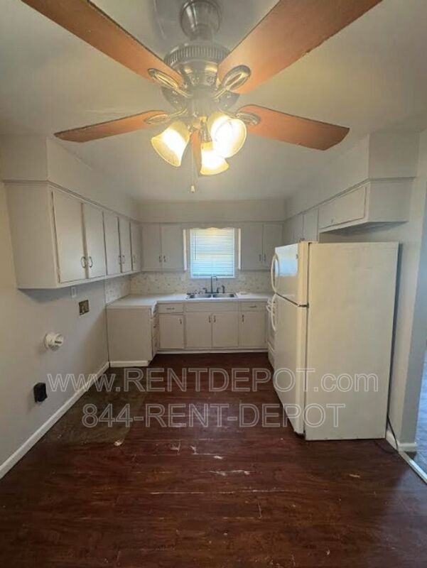 1211 S Lombard Ave - Photo 3 of 8