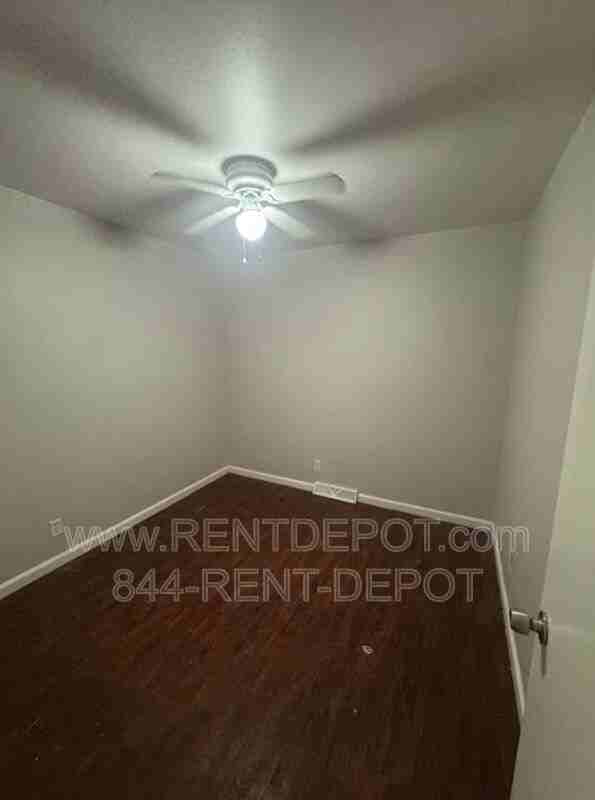 1211 S Lombard Ave - Photo 6 of 8