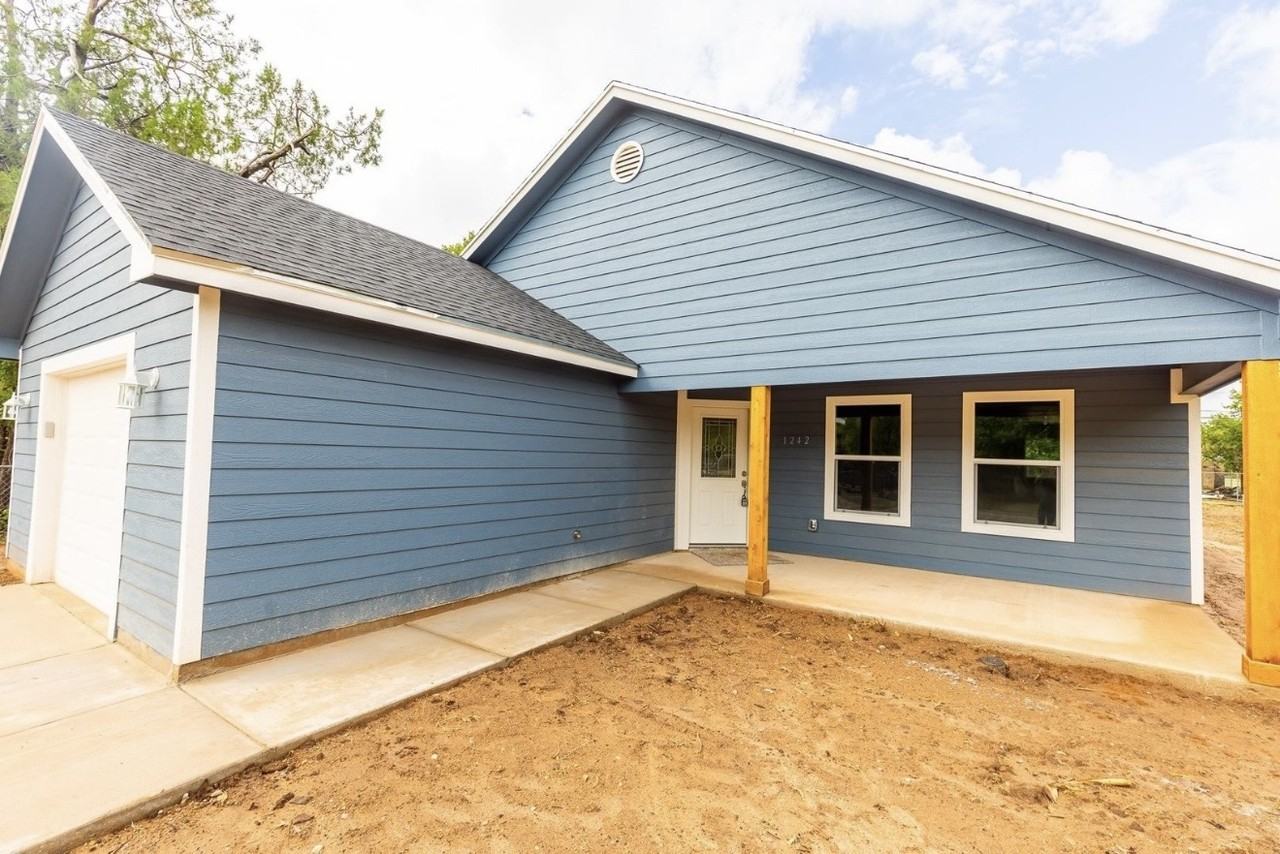 1242 Pecan St #NA - Photo 2 of 15