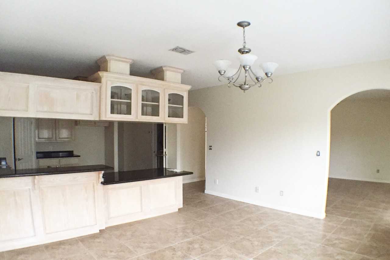 4804 W Sycamore Ave #NA - Photo 2 of 9