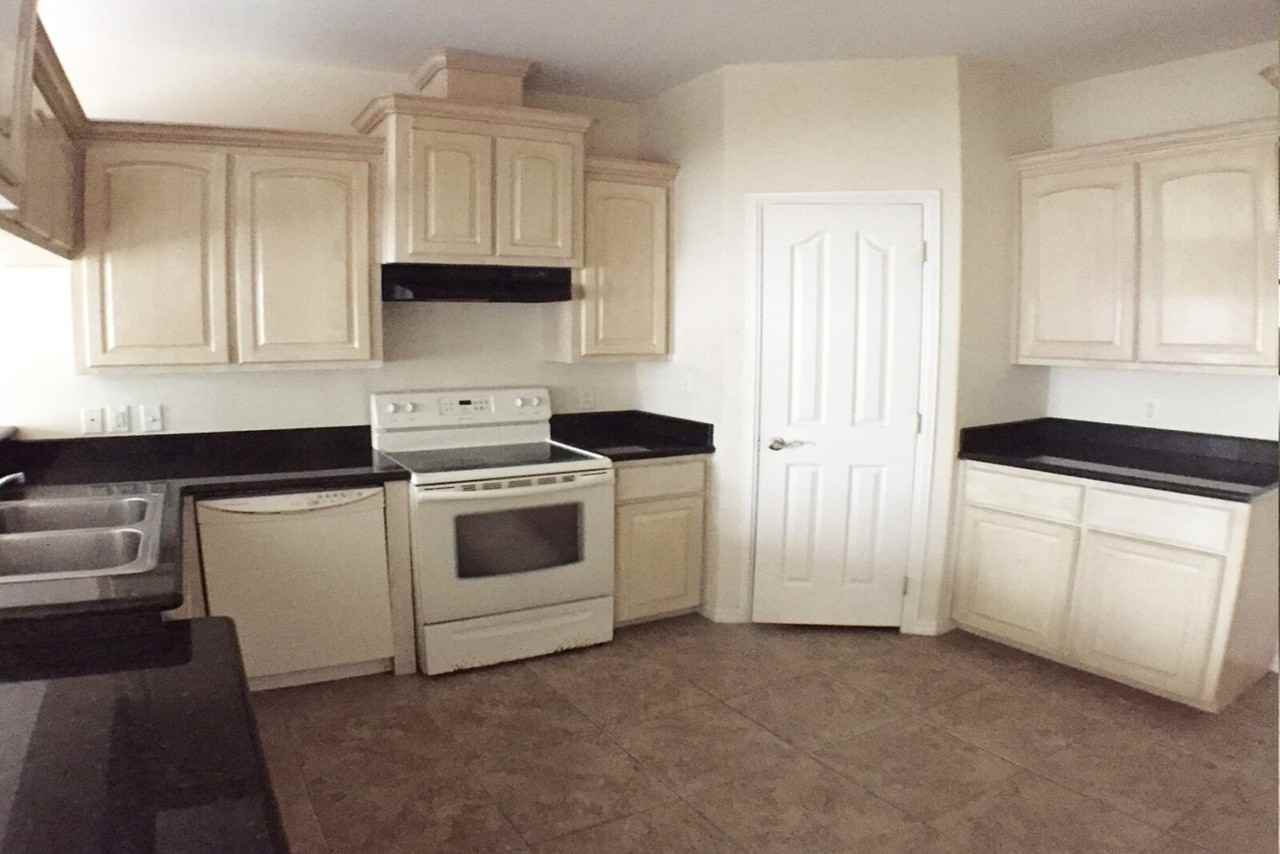 4804 W Sycamore Ave #NA - Photo 5 of 9