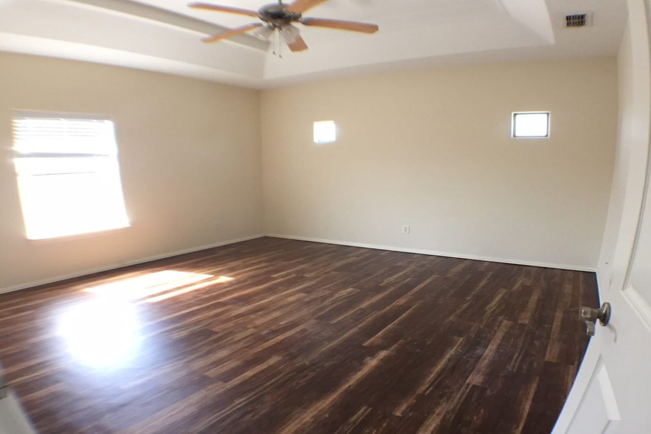 4804 W Sycamore Ave #NA - Photo 7 of 9