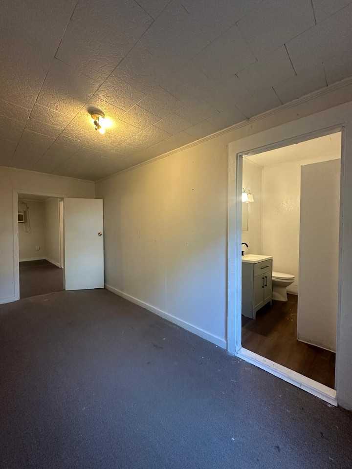 840 E Cherry St #NA - Photo 4 of 14