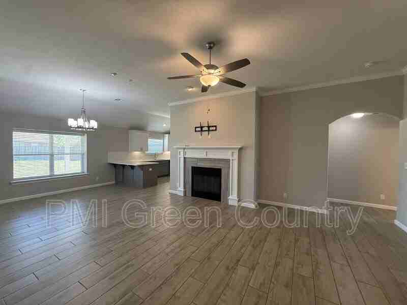 21025 E 40th Pl S - Photo 5 of 22