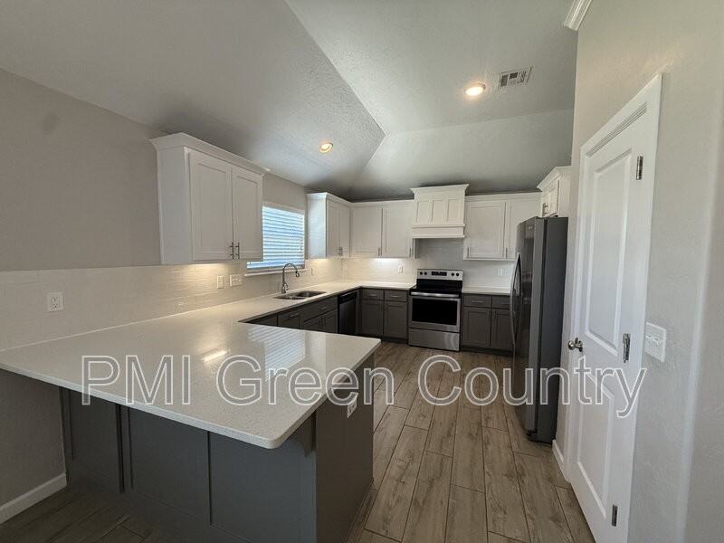 21025 E 40th Pl S - Photo 6 of 22