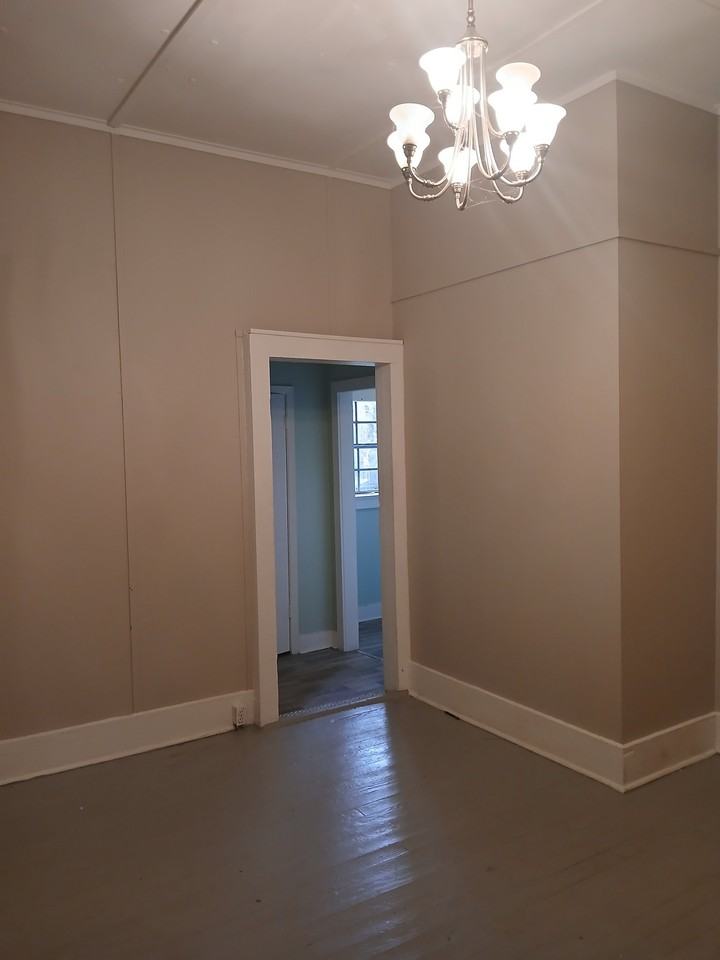 408 Voorhies St #B - Photo 2 of 9