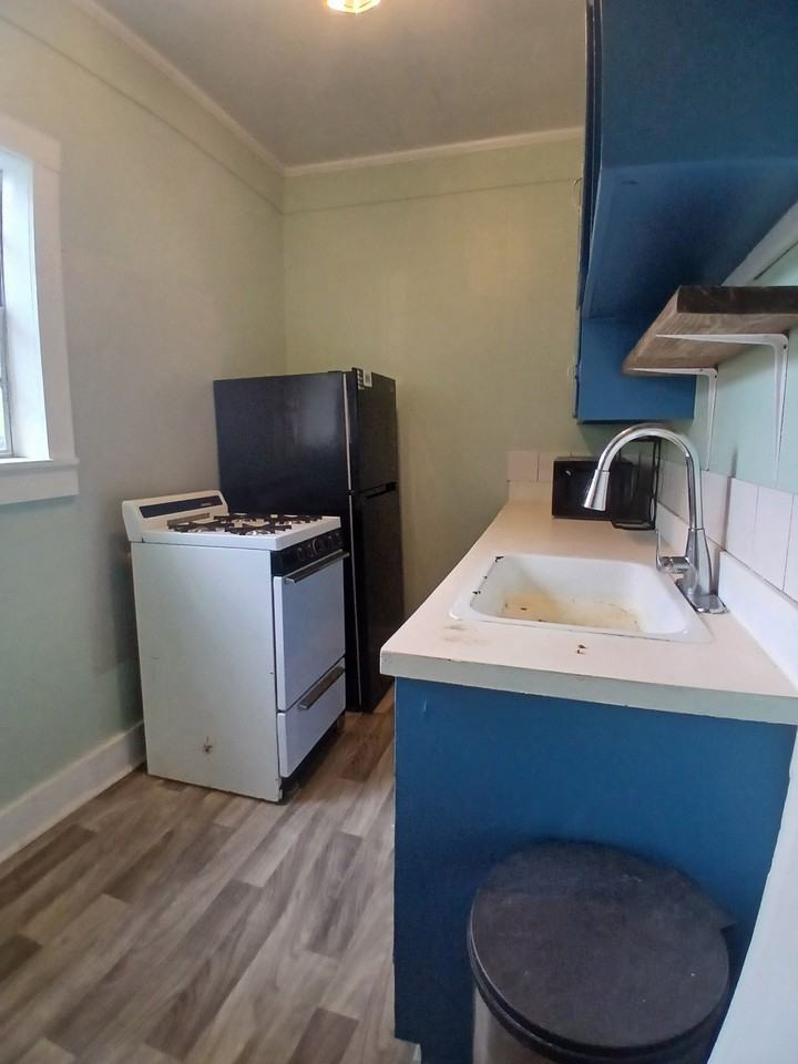 408 Voorhies St #B - Photo 6 of 9