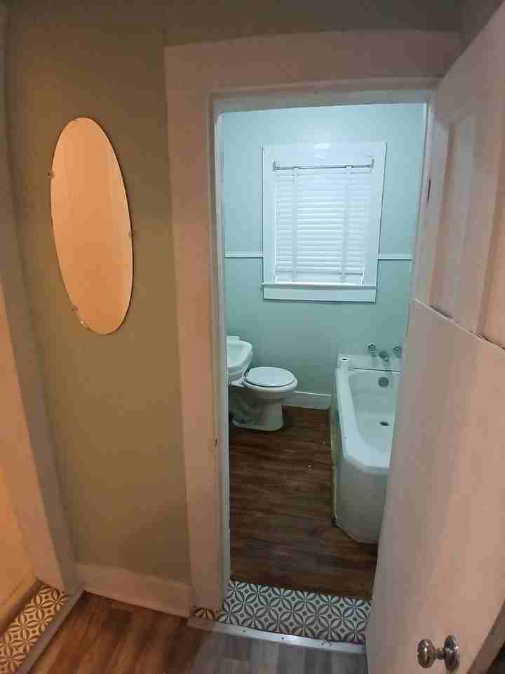 408 Voorhies St #B - Photo 7 of 9