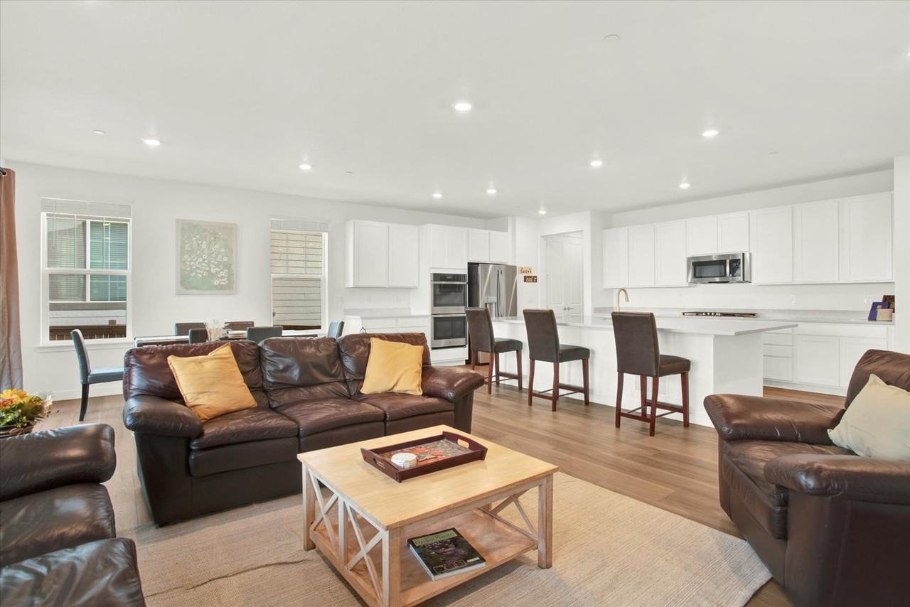 583 Winterfield St #NA - Photo 7 of 26