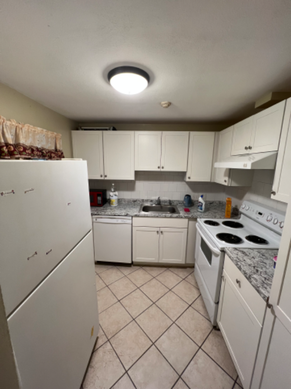 7 Tara Dr #9 - Photo 2 of 8