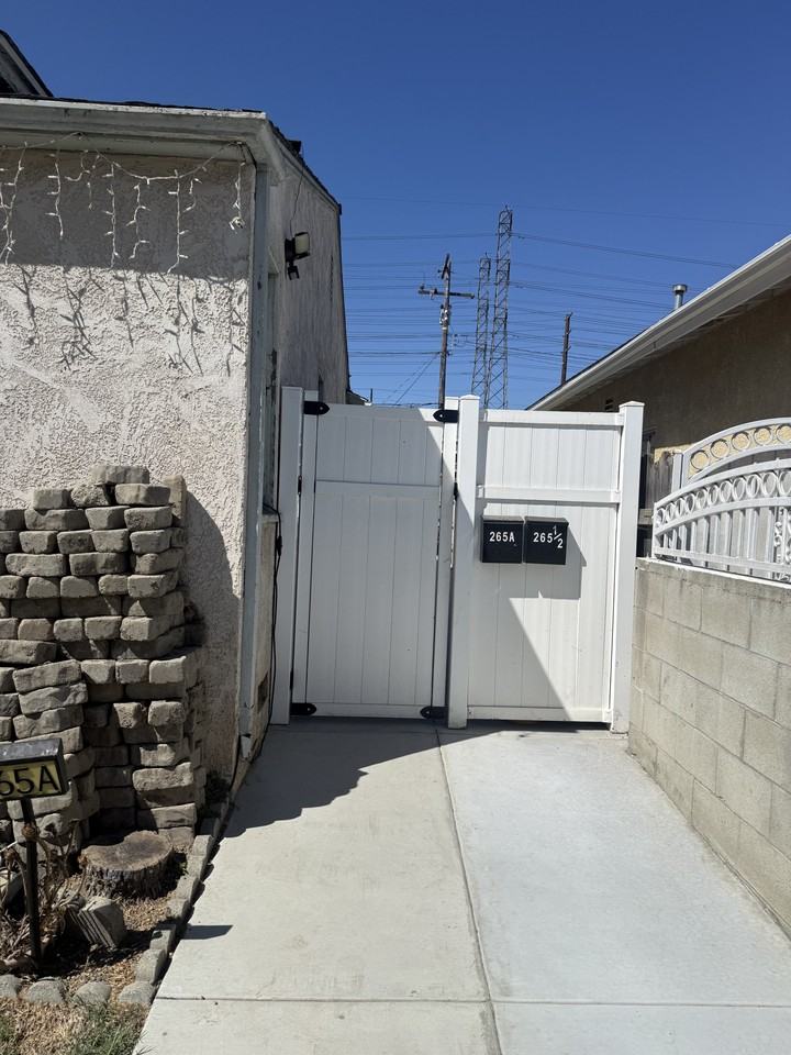 265 E 69th Way #1-2 - Photo 4 of 16
