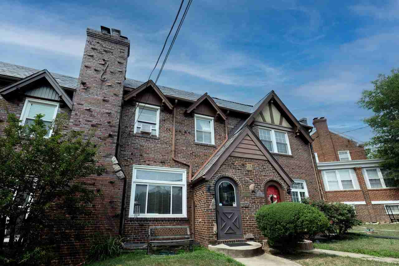 317 Ingraham St Nw #NA - Photo 2 of 30