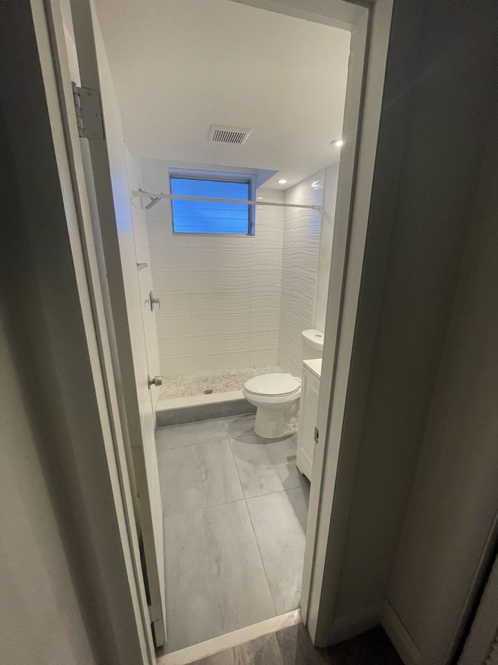 1150 Euclid Ave #202 - Photo 6 of 10