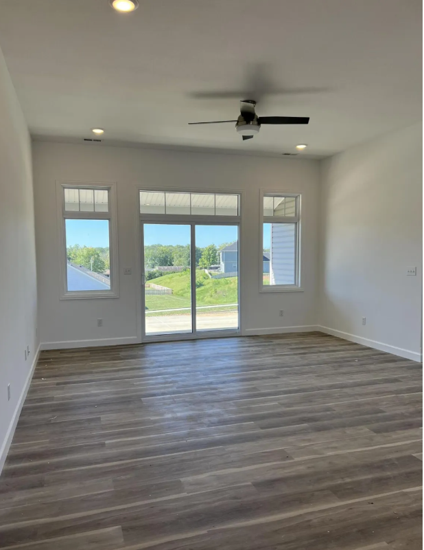 624 Promenade Dr - Photo 3 of 16