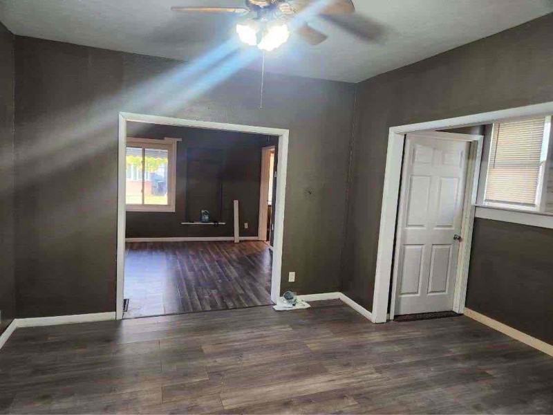 733 Parker Ave - Photo 7 of 13