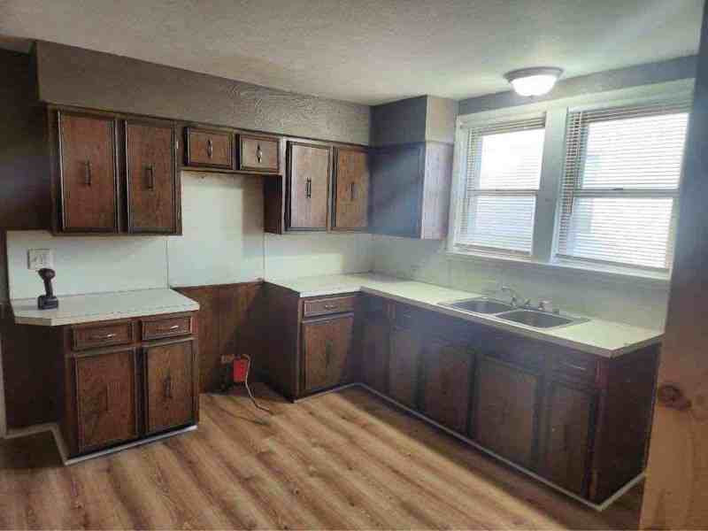 733 Parker Ave - Photo 7 of 13