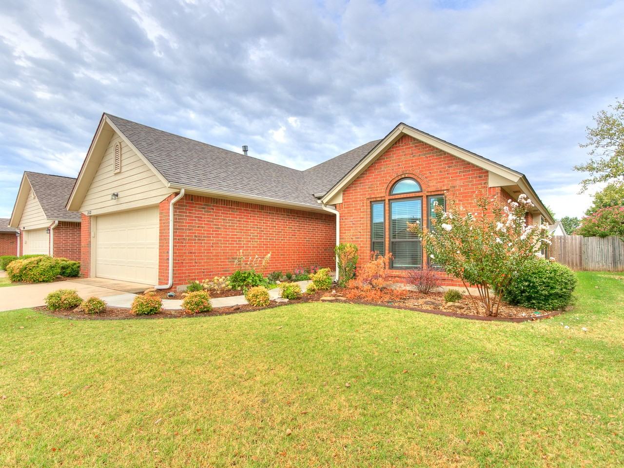 2812 Victoria Dr #NA - Photo 2 of 50