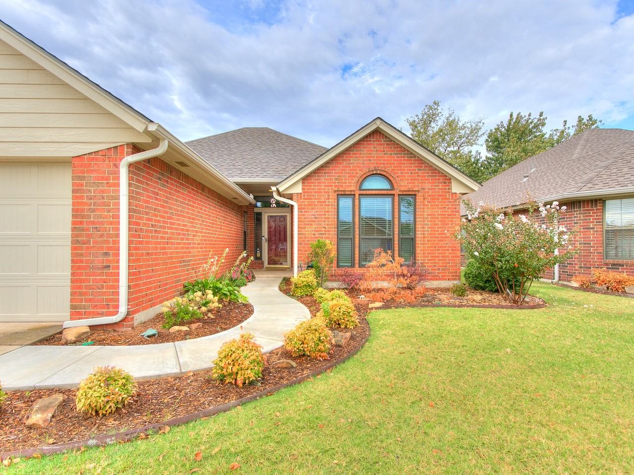 2812 Victoria Dr #NA - Photo 3 of 50