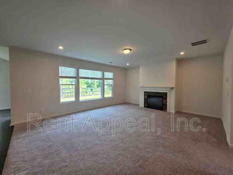8170 Brewton Bnd - Photo 4 of 19