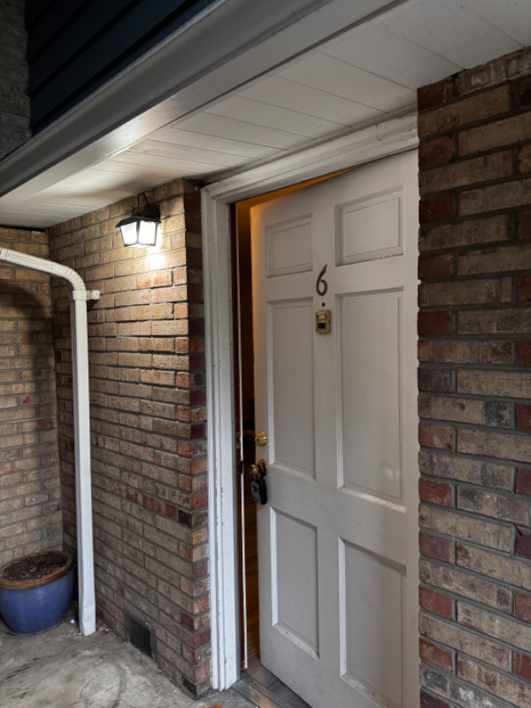 2312 N 134th St #6 - Photo 3 of 16