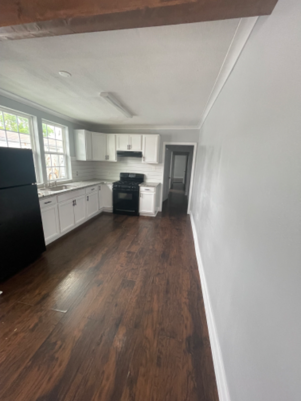 812 S Cumberland St - Photo 3 of 10