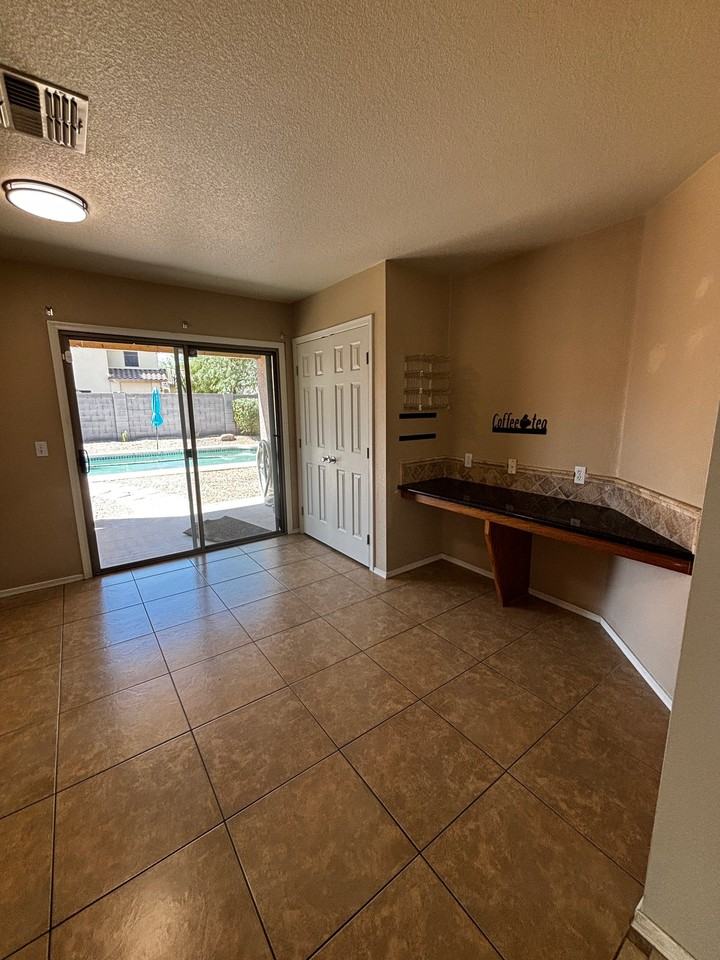 2761 W Allens Peak Dr - Photo 3 of 16
