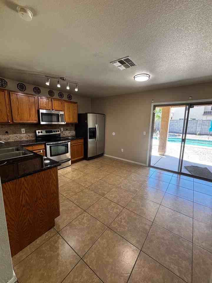 2761 W Allens Peak Dr - Photo 4 of 16