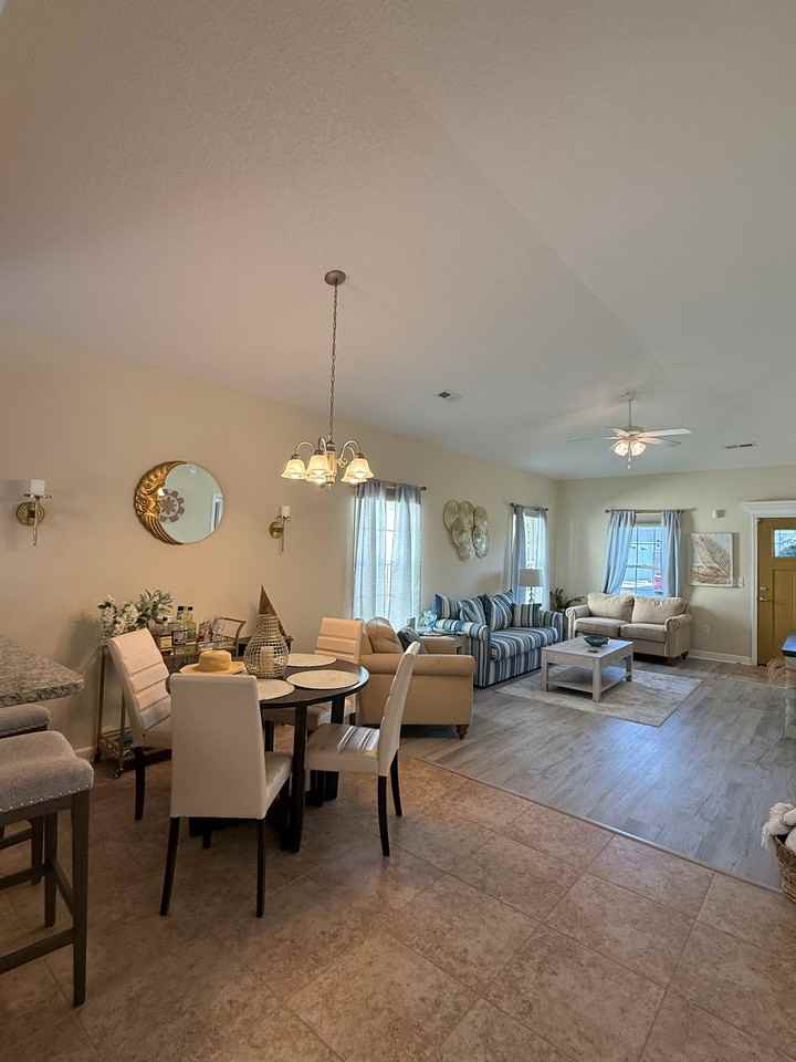 101 Palm Cove Cir - Photo 3 of 20