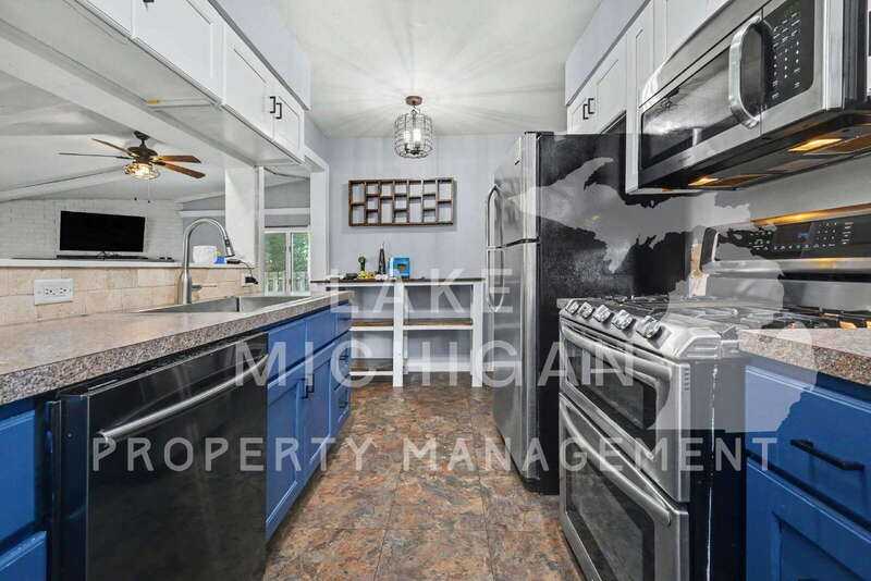 704 Buckingham St Sw - Photo 2 of 13