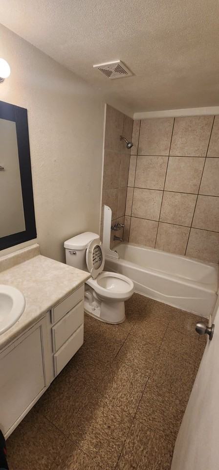 50 N Casa Grande Ave #2 - Photo 4 of 6