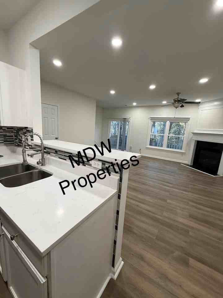 406 Parc River Blvd - Photo 4 of 18