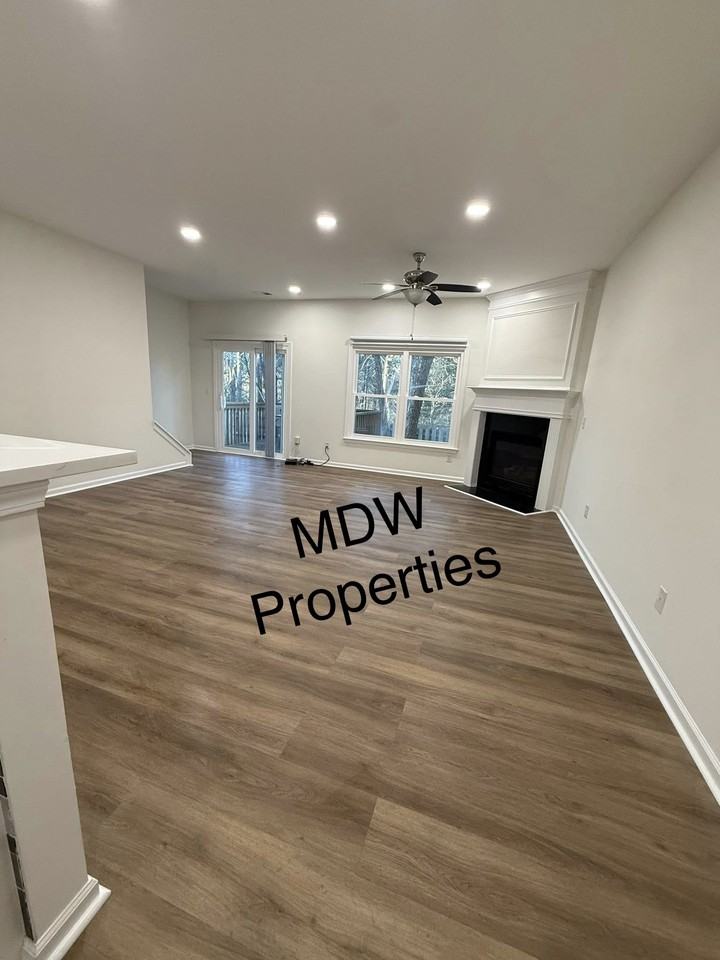 406 Parc River Blvd - Photo 5 of 18