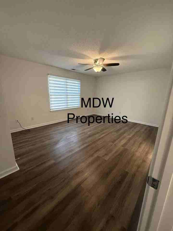 406 Parc River Blvd - Photo 7 of 18