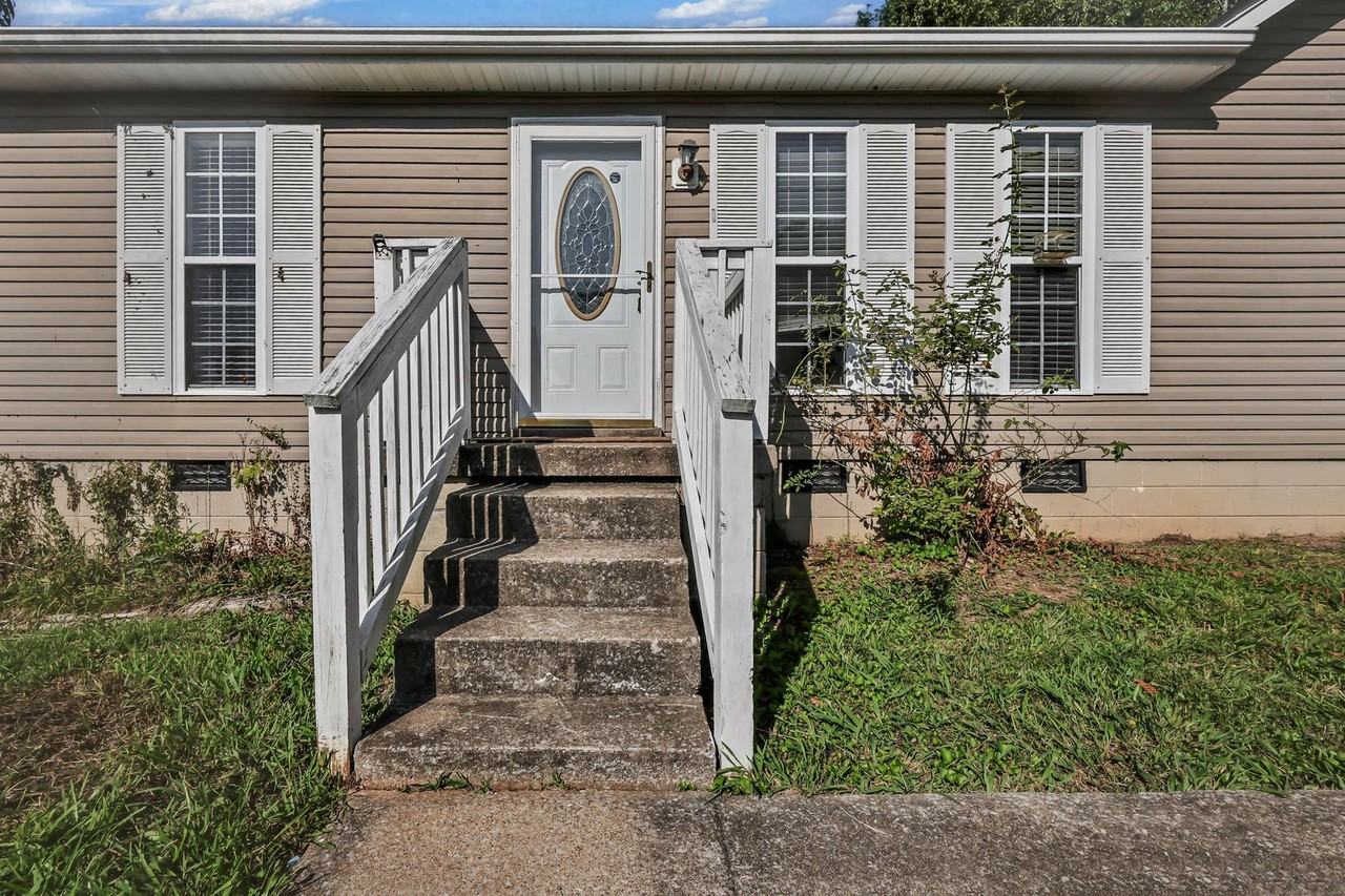 1584 Boxcroft Rd - Photo 2 of 25