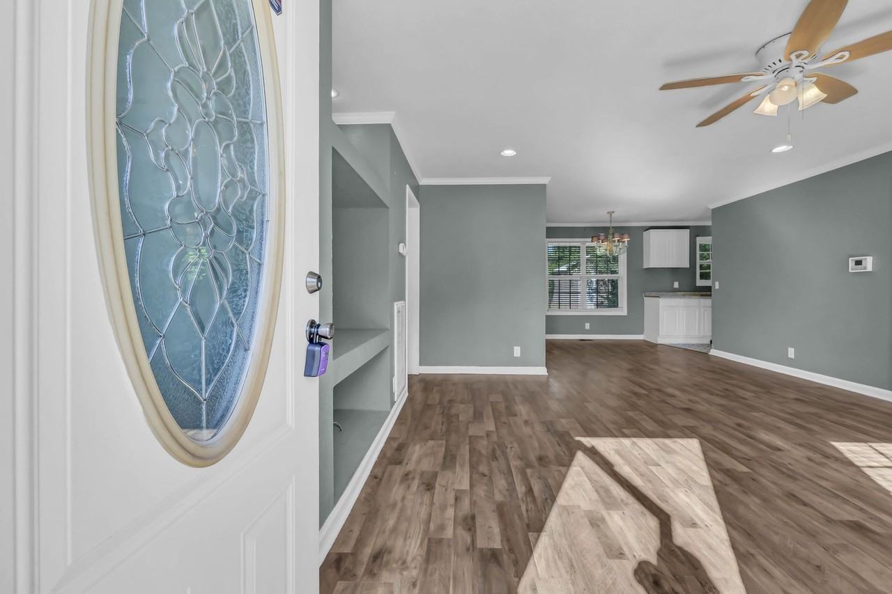 1584 Boxcroft Rd - Photo 3 of 25